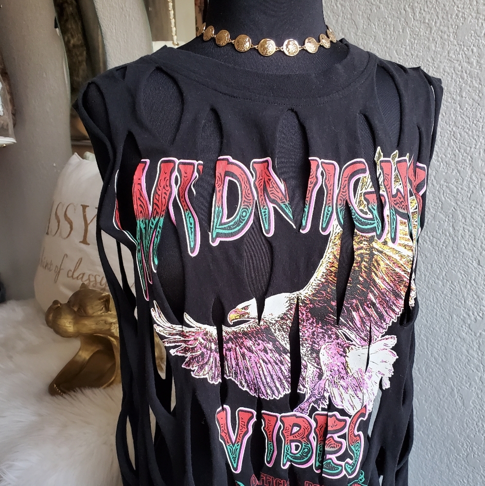 Forever 21 distressed t-shirt